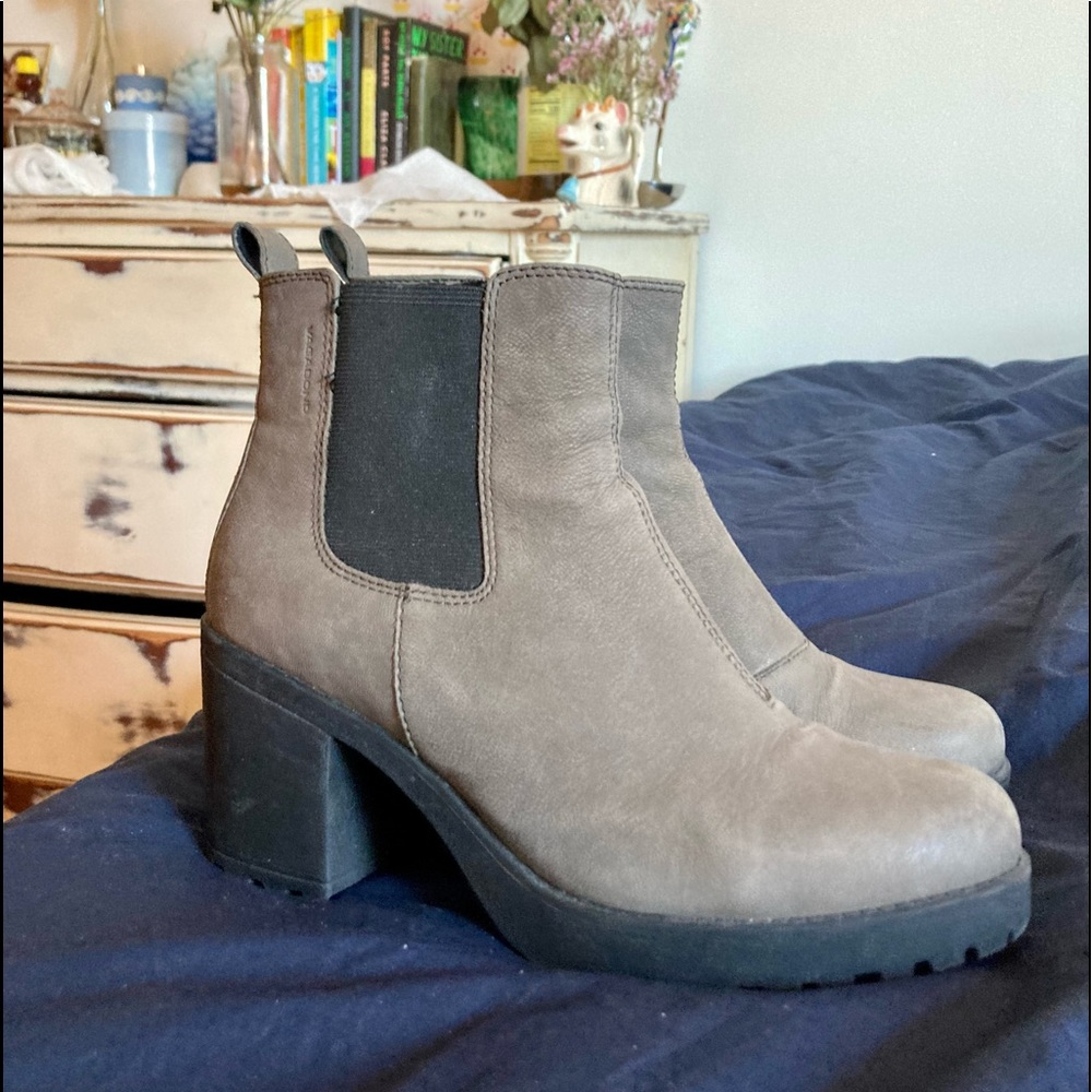 Vagabond Grace Nubuck Booties